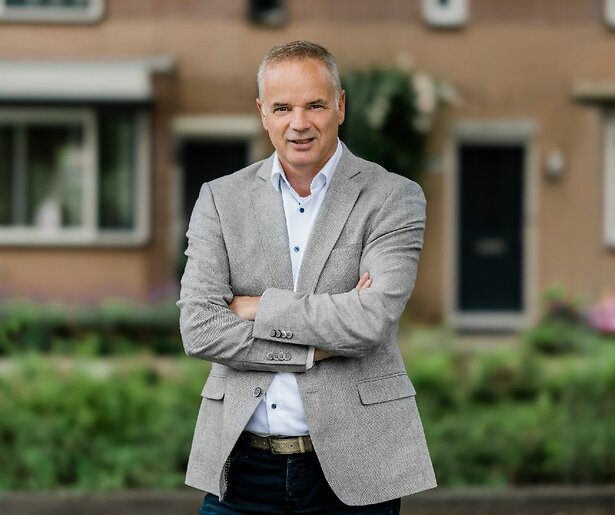 Alex van Keulen gaat op huizenjacht in Amersfoort in Kopen Zonder Kijken