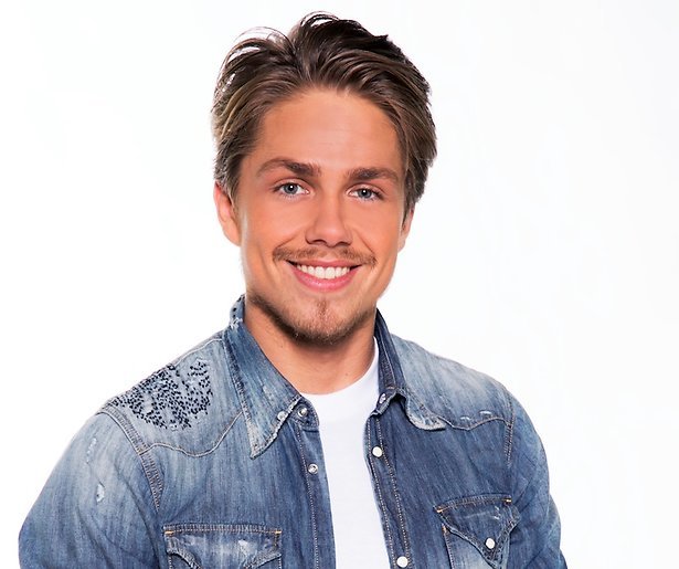 André Hazes jr. deelt video van pasgeboren zoon