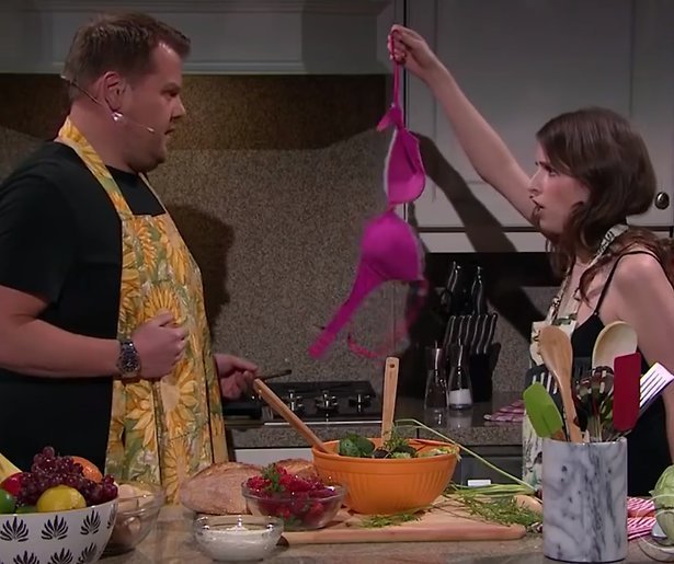 Videosnack: Anna Kendrick en James Corden zingen zoetsappige liefdesliedjes