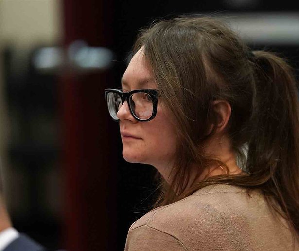 Shonda Rhimes maakt Netflix-serie over meesteroplichter Anna Delvey