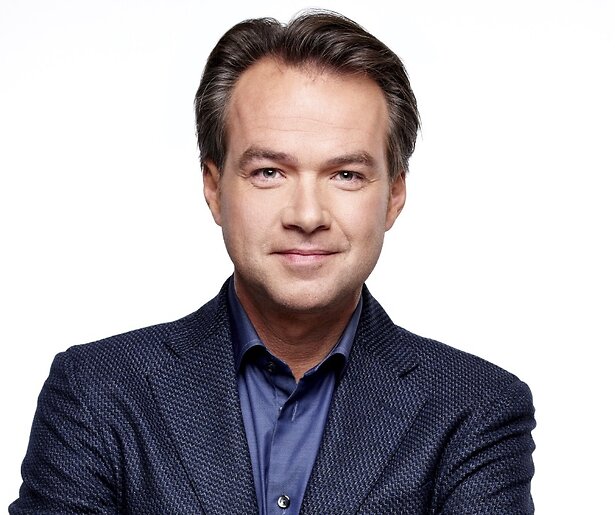 RTL Nieuws-presentator Antoin Peeters verklaart afwezigheid op tv