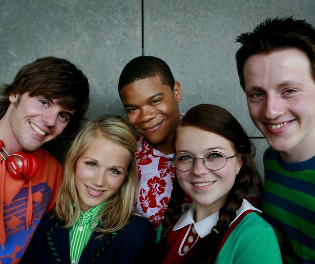 Hoe is het nu met de cast van Het Huis Anubis en de Vijf van het Magische Zwaard?