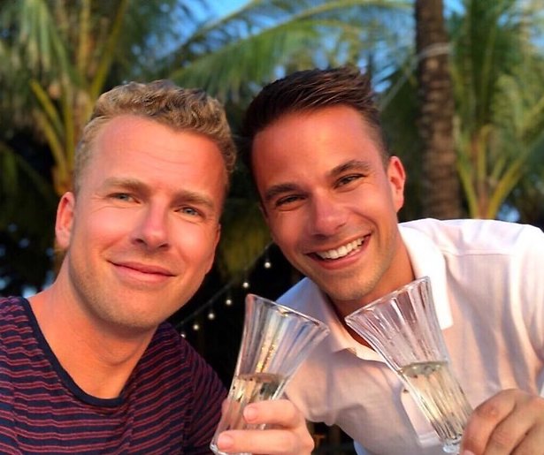 RTL Boulevard-reporter Aran Bade vraagt vriend ten huwelijk