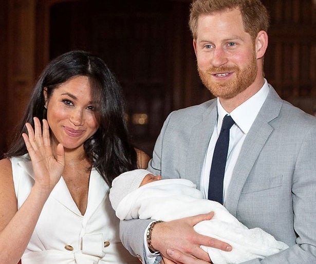 BBC ontslaat presentator na foute grap over baby Sussex