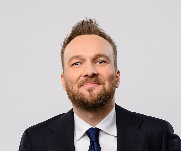 Lubach vanavond eenmalig echt live te zien op RTL4