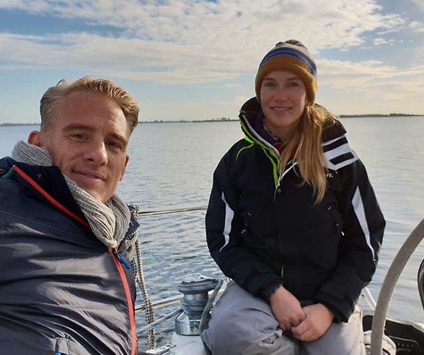 Art Rooijakkers ontmoet zeilmeisje Laura Dekker 