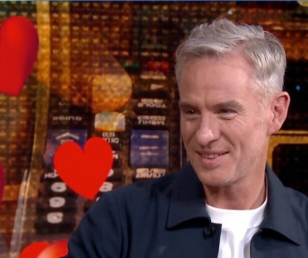 Art Rooijakkers heeft advies voor Monique, de moeder van Mike in Winter vol Liefde