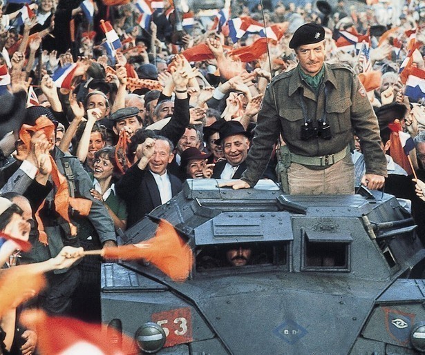 Sean Connery vecht in de slag om Arnhem in oorlogsfilm A Bridge Too Far