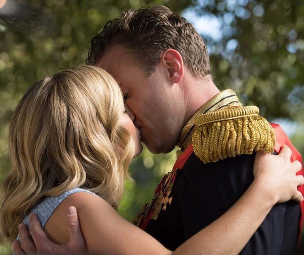 A Christmas in Royal Fashion brengt je in de kerstsferen op RTL8