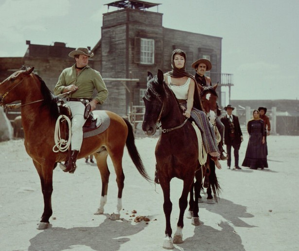 Clint Eastwood konkelt er op los in A Fistful of Dollars