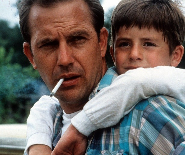 Kevin Costner bouwt een bijzondere band op met T.J. Lowther in A Perfect World