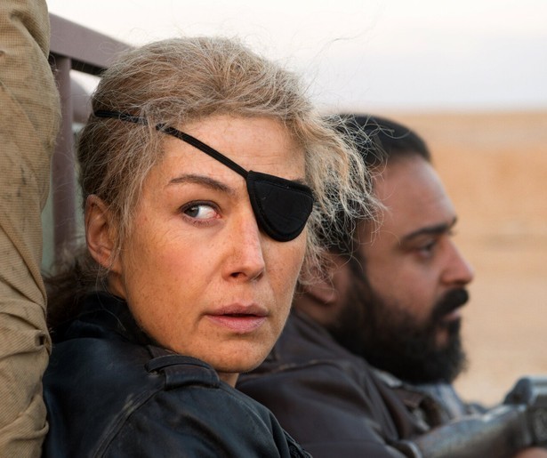 Het slagveld op met Rosamund Pike in  A Private War