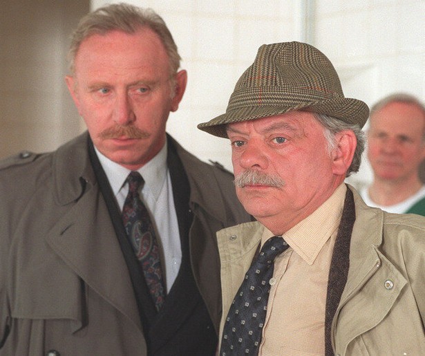 Frost moet moord met verdachte klusjesman onderzoeken