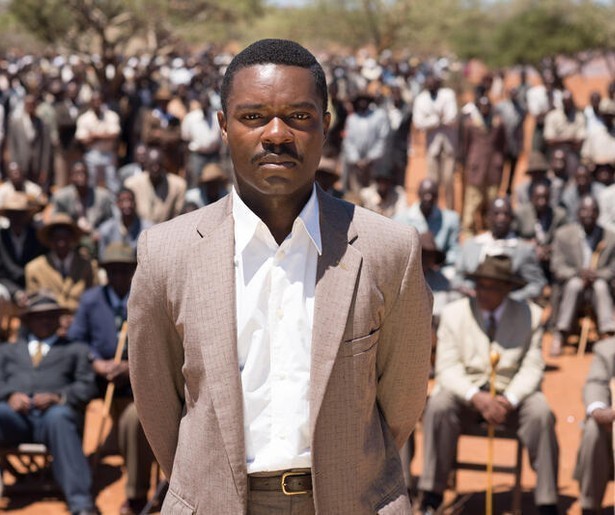 Rosamund Pike wil met verboden liefde één Koninkrijk stichten