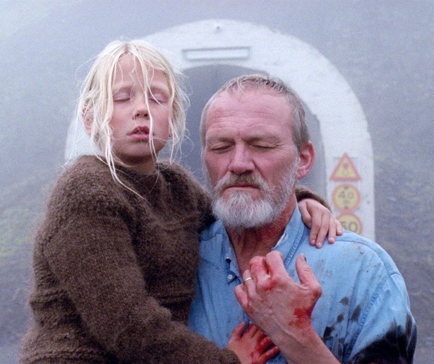 Politieman moet leren omgaan met rouw in A White, White Day