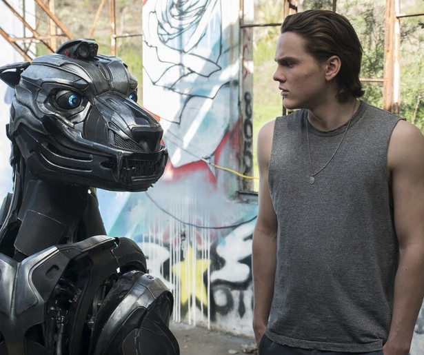 Is de futuristische robothond uit A-X-L wel te vertrouwen?