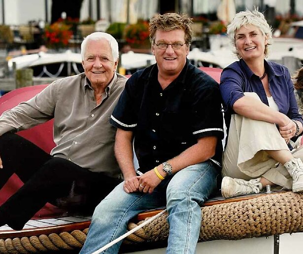 Kinderen eren Brandpunt-presentator Aad van den Heuvel in speciale documentaire 