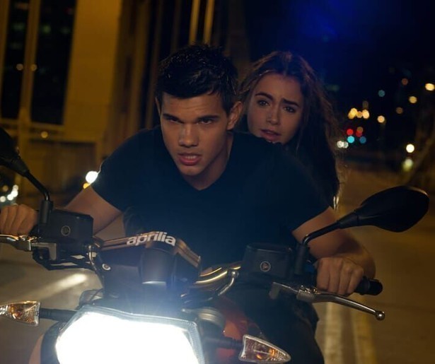 Taylor Lautner wil weten wie hij nu echt is in Abduction 
