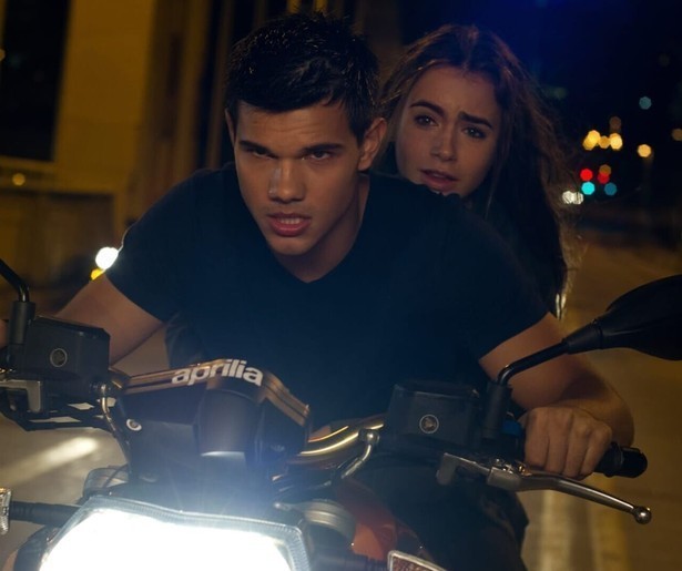 Taylor Lautner trekt zijn hele bestaan in twijfel in Abduction