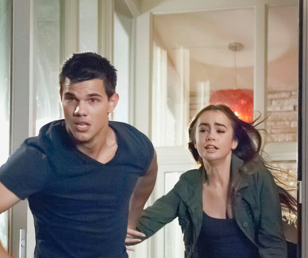 Taylor Lautner wil weten waar hij vandaan komt in Abduction