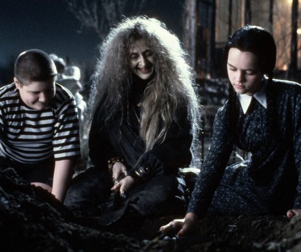 Christina Ricci en Jimmy Workman worden weggestuurd in Addams Family Values