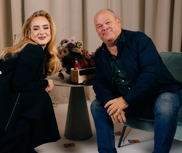 De TV van Gisteren: Paul de Leeuw herenigd met Adele in goedbekeken Busje Komt Zo