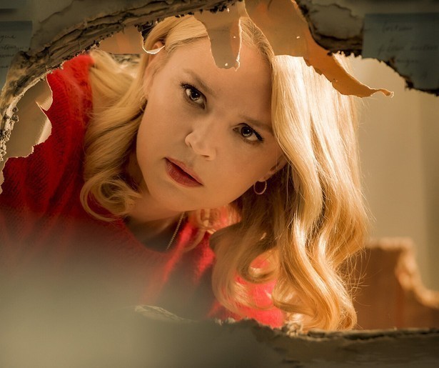 Virginie Efira zoekt haar biologische zoon in Adieu les cons