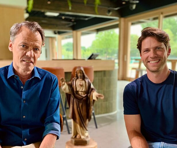Thomas van der Vlugt maakt zijn opwachting in Adieu God? op NPO 2