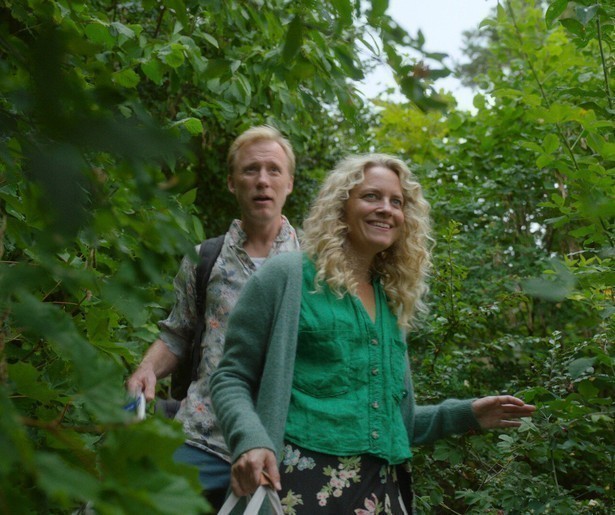 Ester heeft nieuws voor haar vrienden in de slotaflevering van Afterglow