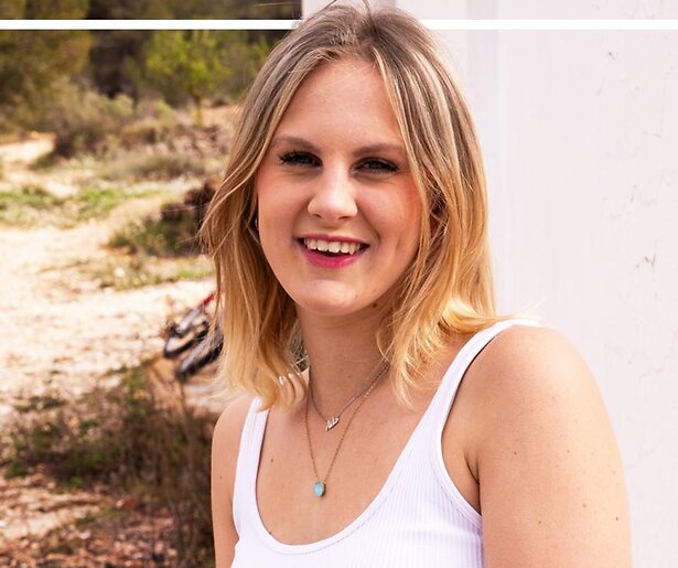 Aida Jelies viert haar achttiende verjaardag groots in Jelies & Gnodde: Grote Gezinnen Emigreren