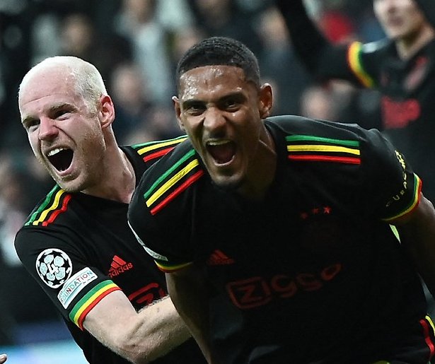 Ajax neemt het thuis op tegen Portugal