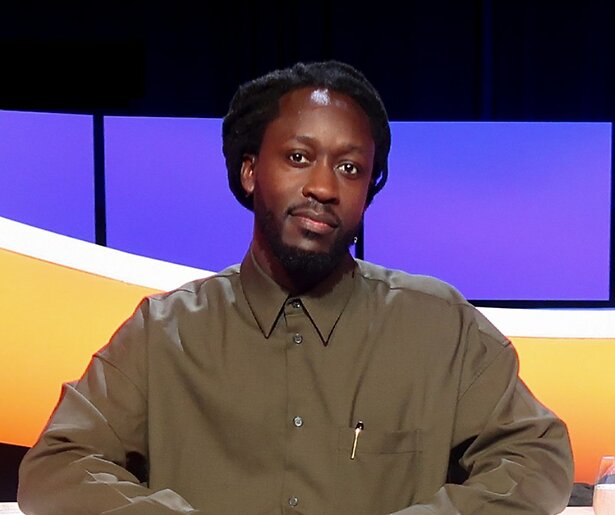 Akwasi laat zijn kennis testen in De Slimste Mens
