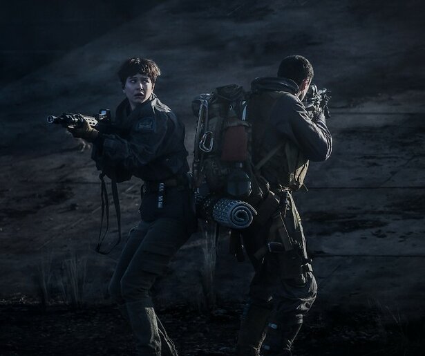 Ruimtereiziger Michael Fassbender doet een bijzondere ontdekking in Alien: Covenant