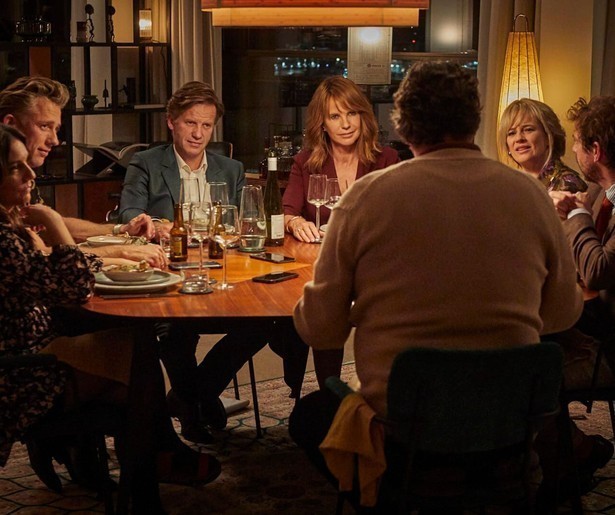 De veelbesproken film Alles op Tafel met Linda de Mol en Peter Paul Muller zie je binnenkort op tv