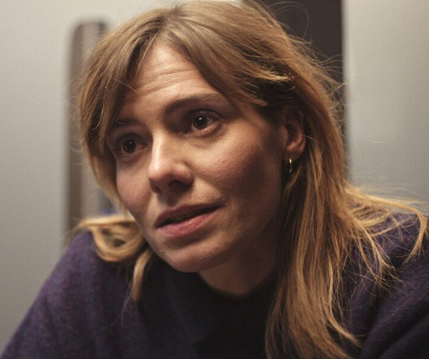 Sallie Harmsen krijgt te maken met een geheime helikoptervlucht in Alpha 00