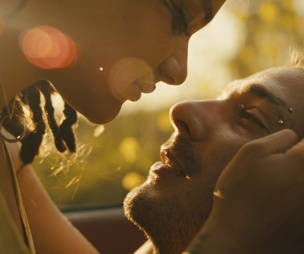 Shia LaBeouf verkoopt tijdschriften in American Honey