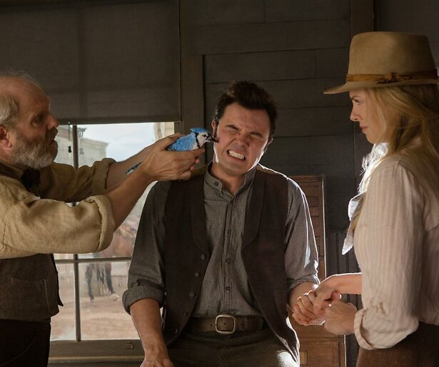 Seth MacFarlane is de lafste cowboy van het Wilde Westen in A Million Ways to Die in the West