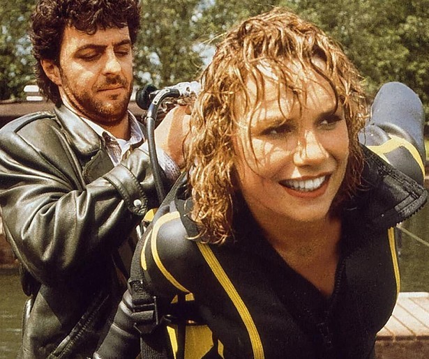 Een seriemoordenaar maakt de Amsterdamse grachten onveilig in Amsterdamned