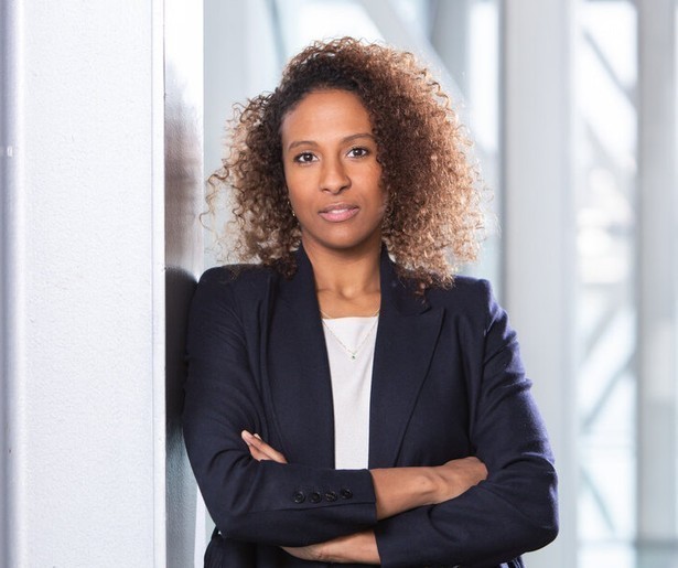 Astrid Sy legt de voorspellingen van Chriet Titulaer onder de loep in Andere Tijden Special