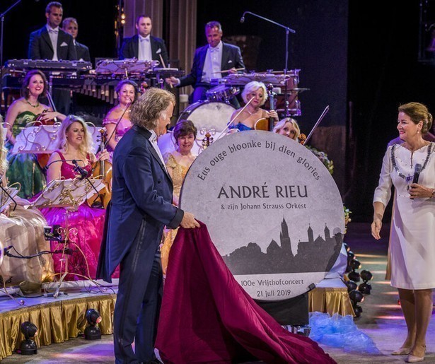 André Rieu bijzonder emotioneel in tweede aflevering André Rieu: Welcome to my World