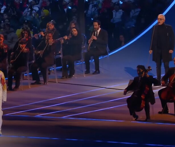 Andrea Bocelli zingt sterren van de hemel bij openingsceremonie Olympische Spelen