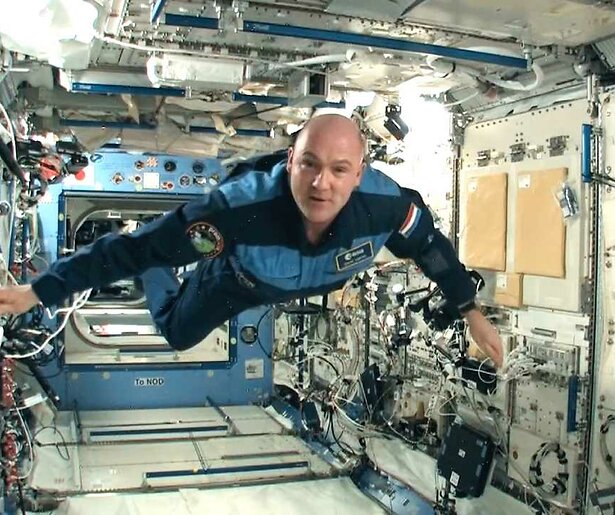 André Kuipers is in de wolken met de Top 2000