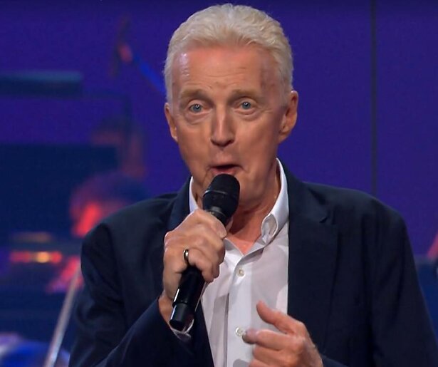 De TV van gisteren: ‘Heel Holland houdt’ van André van Duin en geniet van jubileumconcert