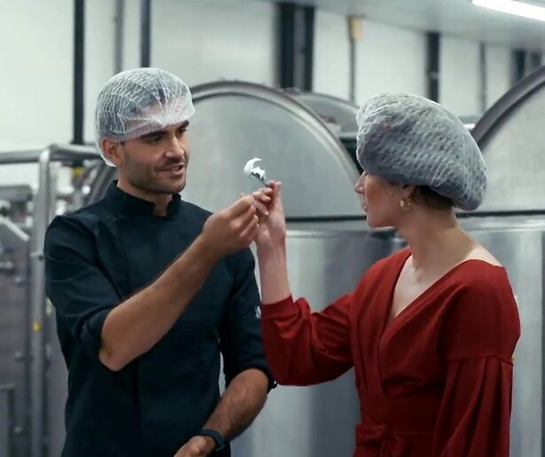 Angelo mag weer een nieuwe blinddate vermaken in Welkom bij de Familoie