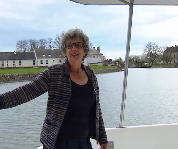 Anja heeft een date gepland met Peter in B&B Vol Liefde 2024