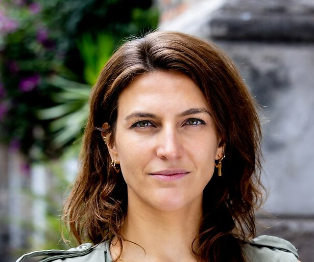 Alle hints en aanwijzingen richting Wie Is de Mol-deelnemer Anna Gimbrère