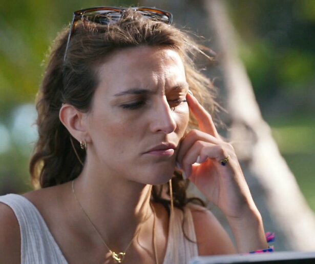 De 5 beste hints richting Wie Is de Mol-deelnemer Anna Gimbrère