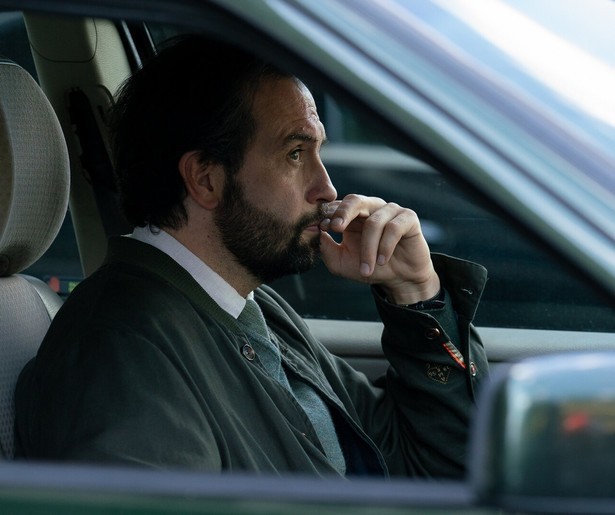 Jurre moet zijn gezin beschermen tegen een drugsbende in Anoniem