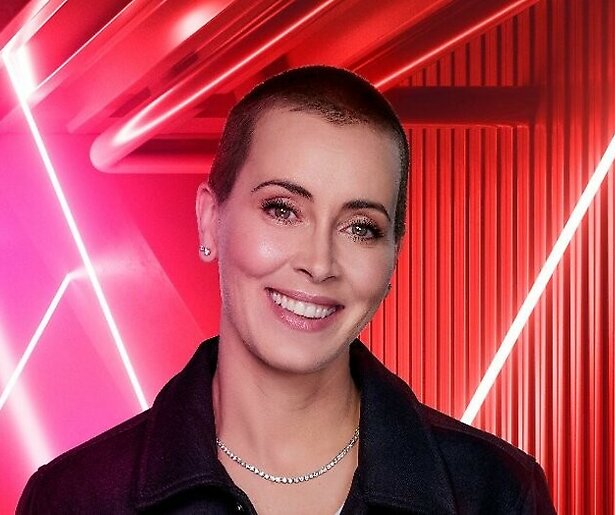 Videosnack: Anouk trouwt tijdens optreden