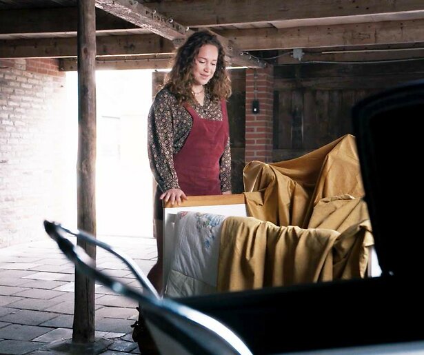 Anouk Maas begint langzaam te verlangen naar een eigen kind in Woeste Grond